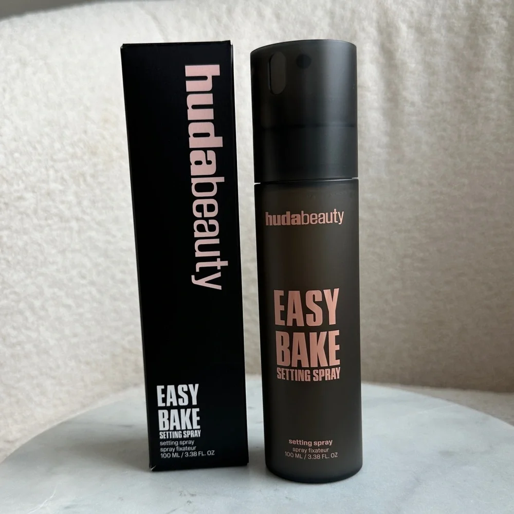 NEW Huda Beauty Easy Bake Blurring Setting Spray with 16-Hour Wear